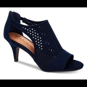 Brand new Women's Helaine Perforated Scandal